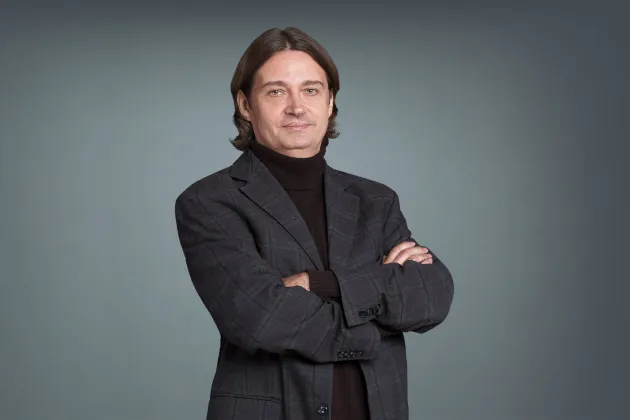 Porträtt av en man i kostym